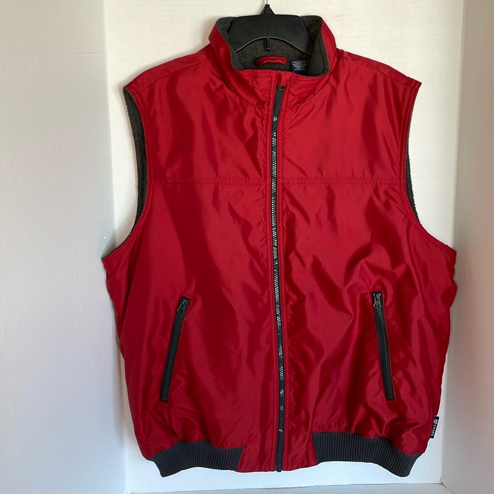 Chaps gorgeous polyester red vest w/zipper pockets &  stretch waistband Men’s XL